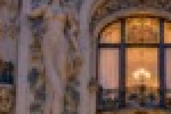 An art nouveau facade: Original pixels